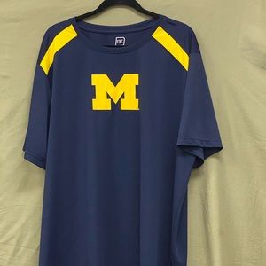 Wolverines rocking it! Nothing better than maize and blue❤️